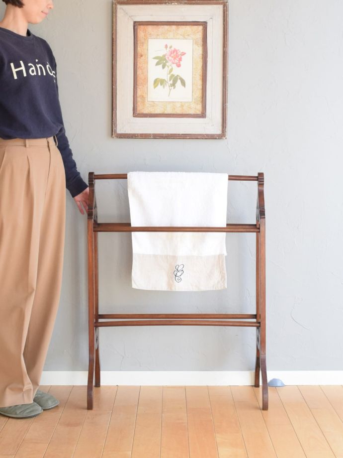 アンティークのタオルハンガー
