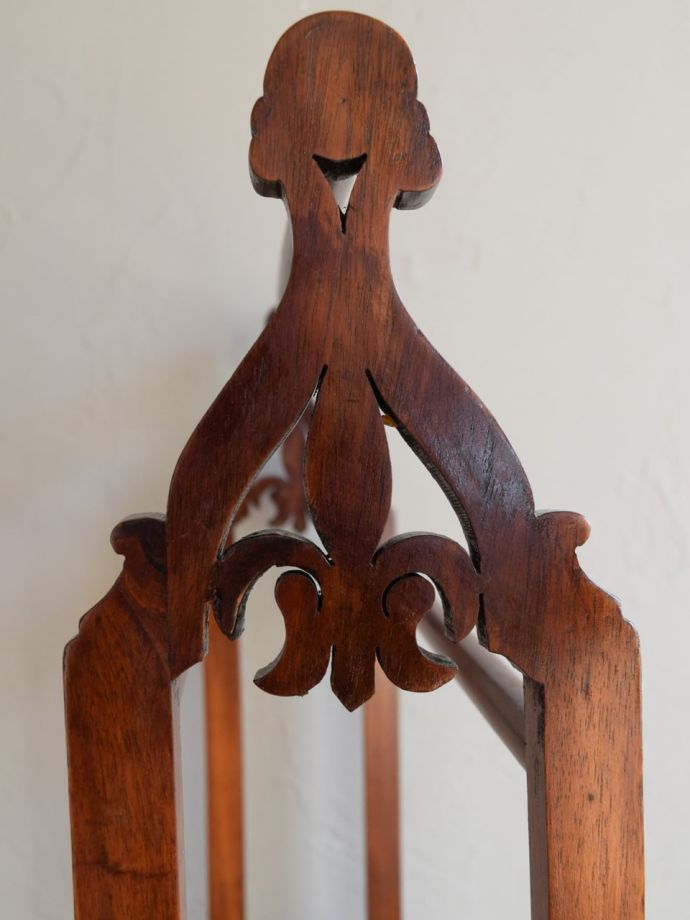 アンティークらしい彫