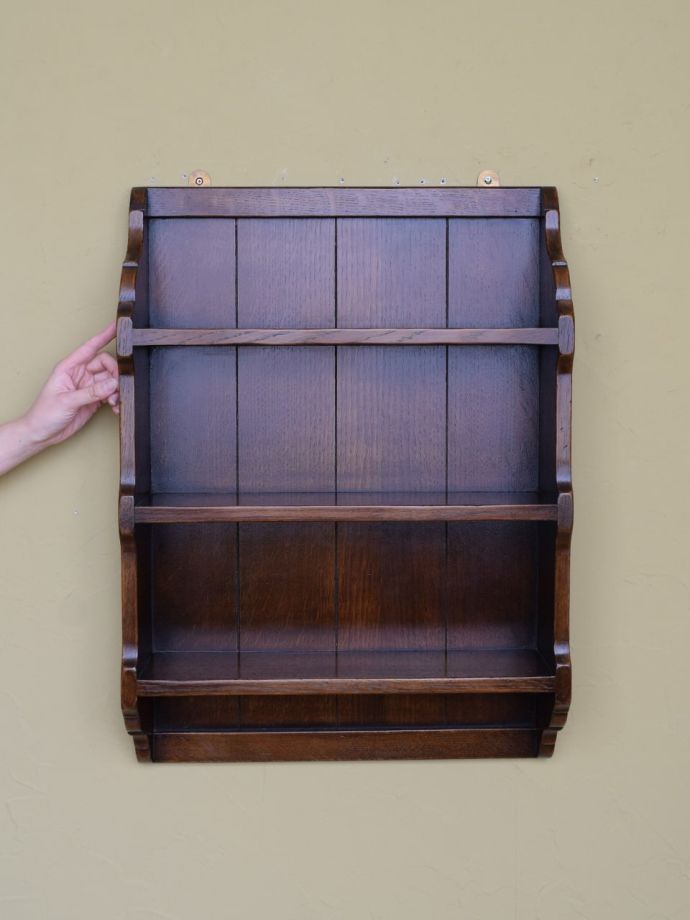 アンティークのウォールシェルフ