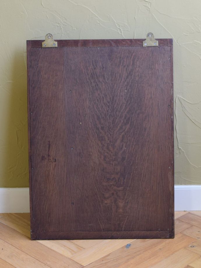 ウォールシェルフの裏