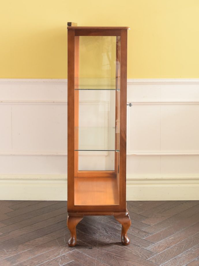 キャビネットの側面