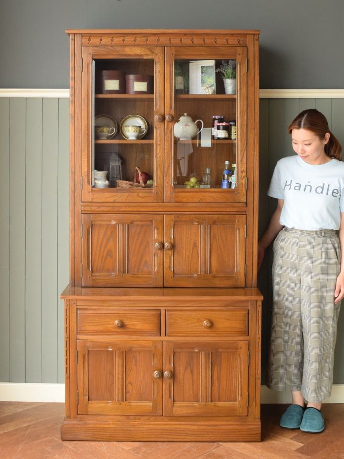 アーコールのガラスキャビネット