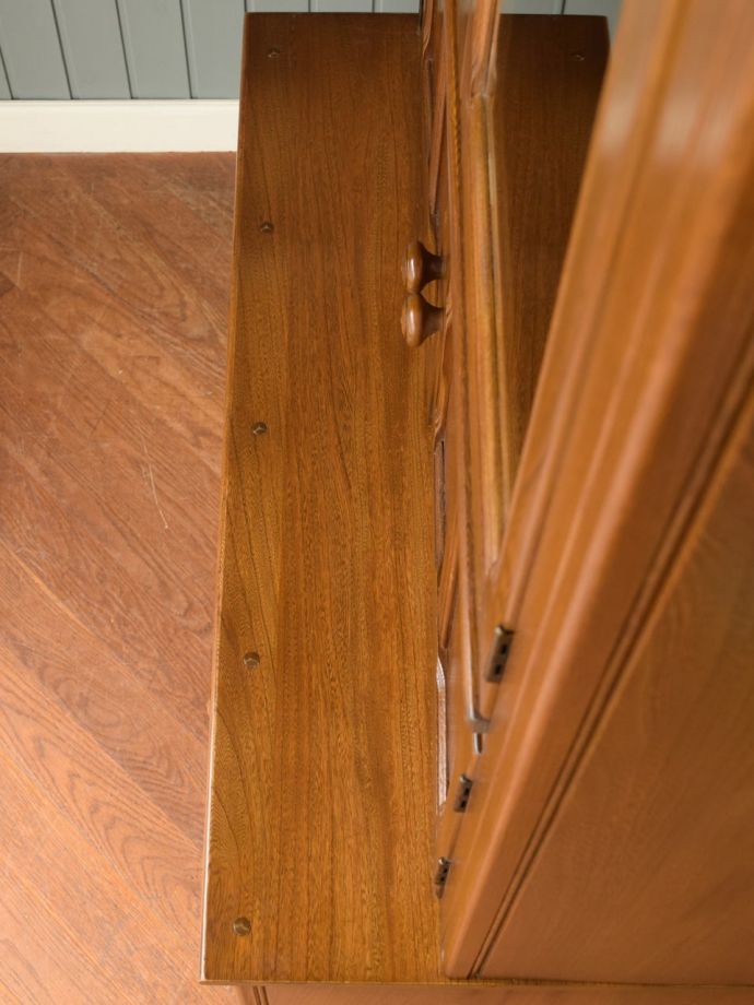 ビンテージキャビネットの天板