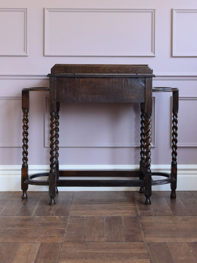 ステッキスタンドの後ろ姿