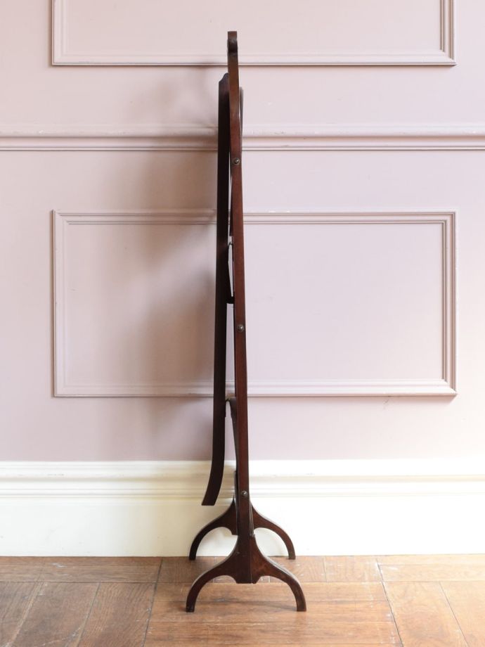 畳んだ時のケーキスタンドの側面