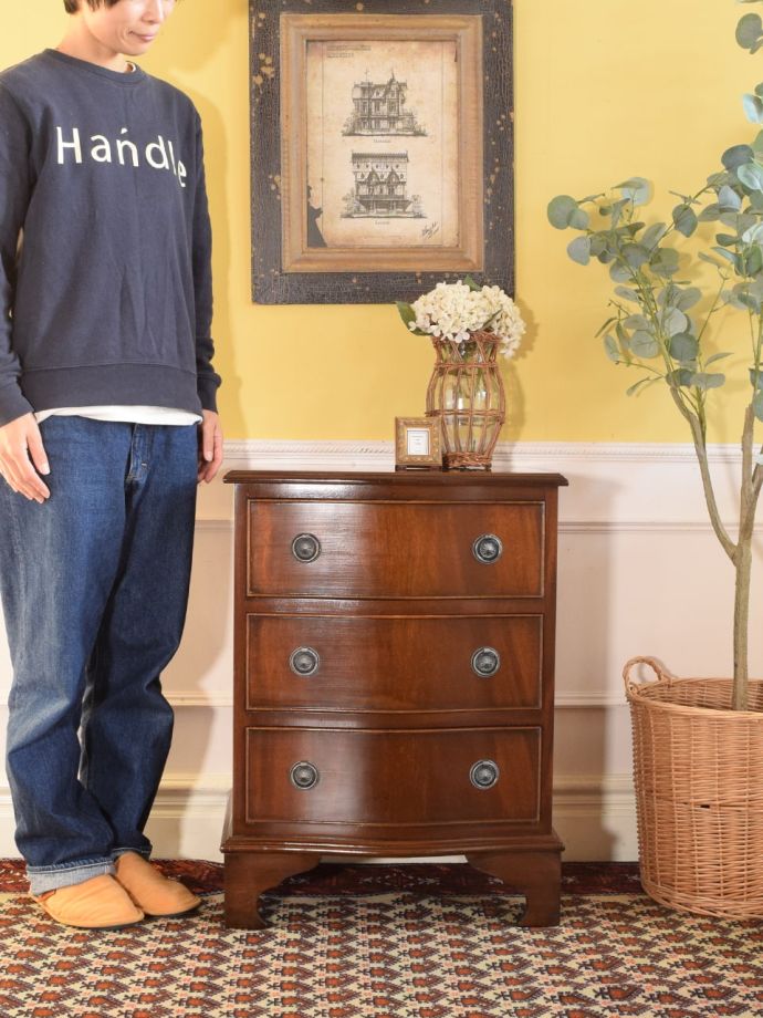 英国アンティークのチェスト