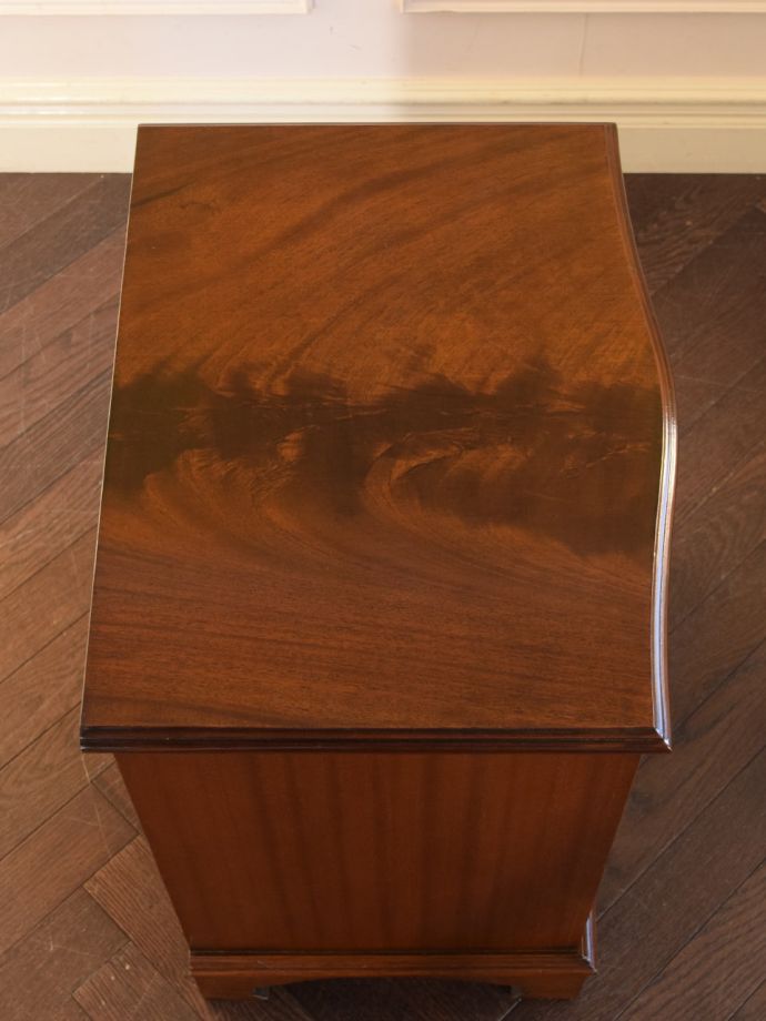 アンティークチェストの天板