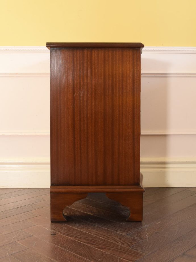 チェストの側面