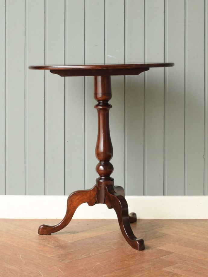 アンティーク家具の反対側