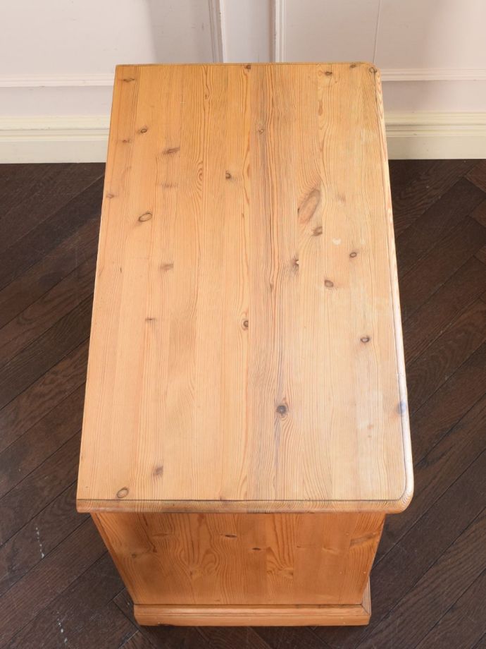 アンティークチェストの天板