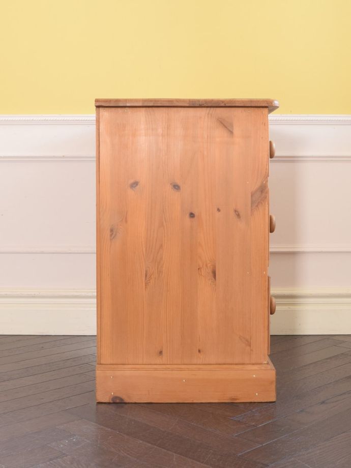 チェストの側面