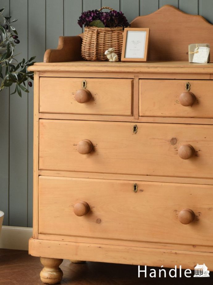 オールドパイン材の木目