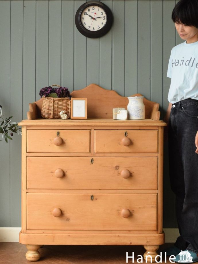 英国アンティークのチェスト