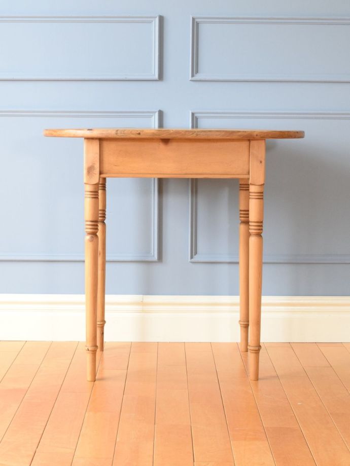 オケージョナルテーブルの側面