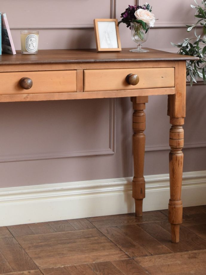 オールドパイン材の木目