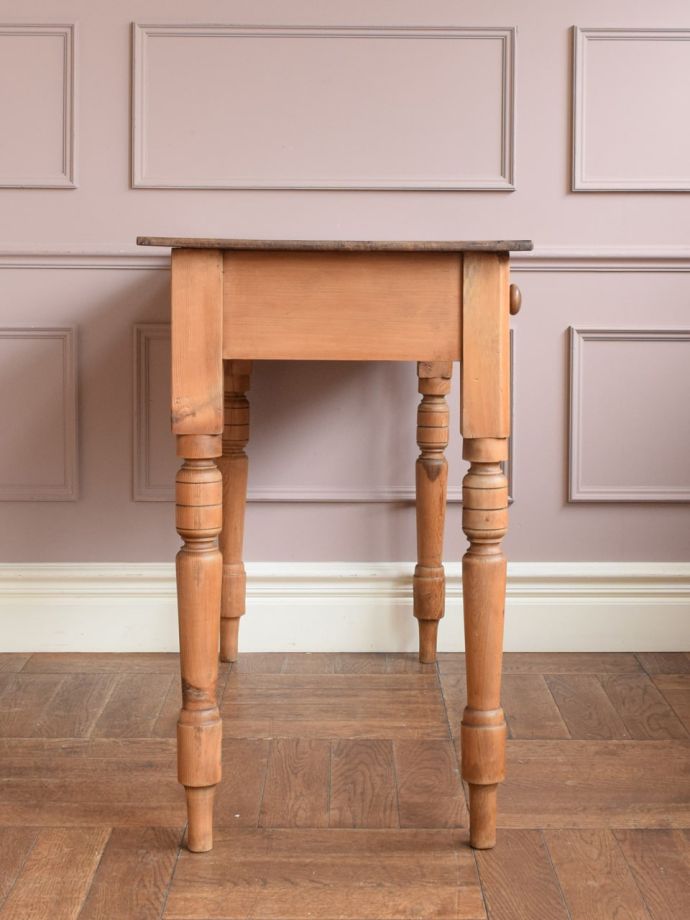 テーブルの側面