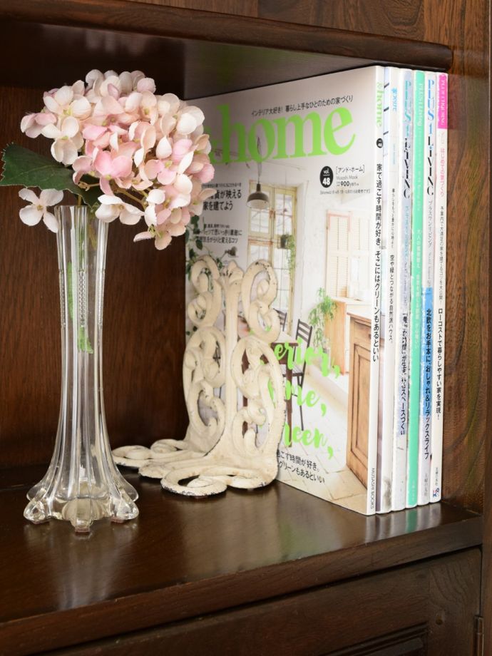 収納たっぷりのキャビネット