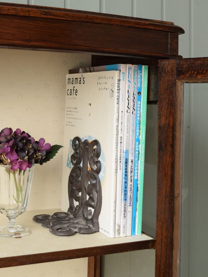 収納たっぷりのキャビネット