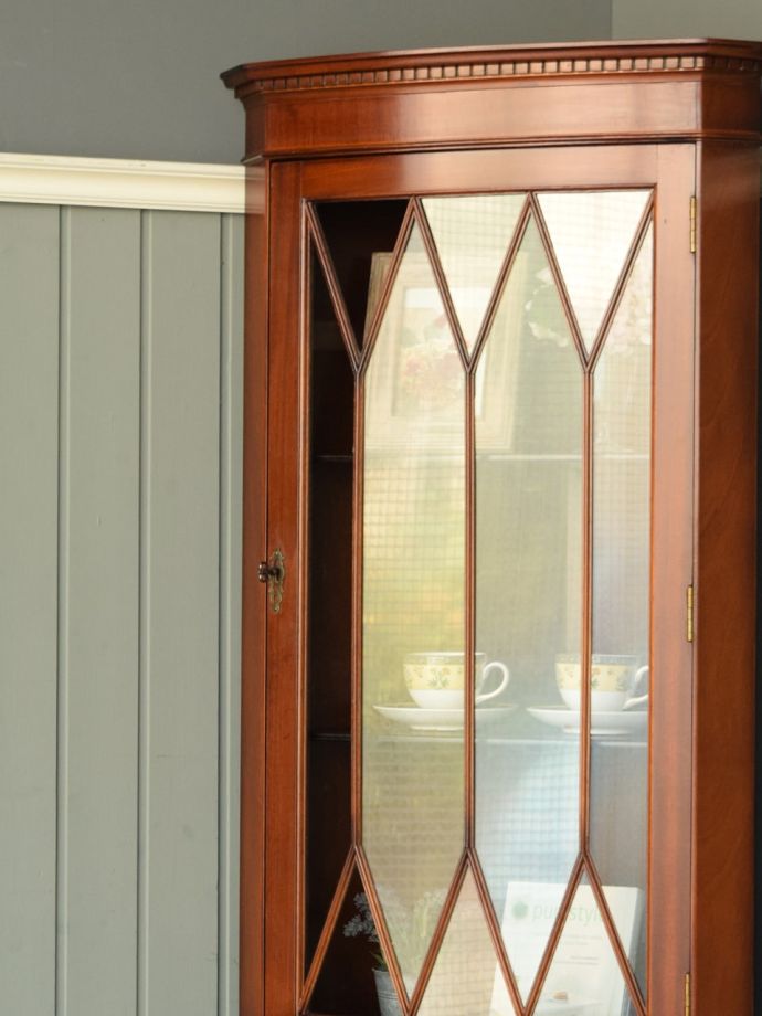 アンティークガラスの扉