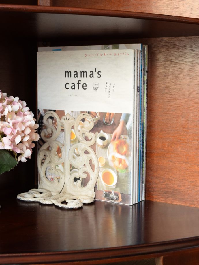 キャビネットの扉を開けると