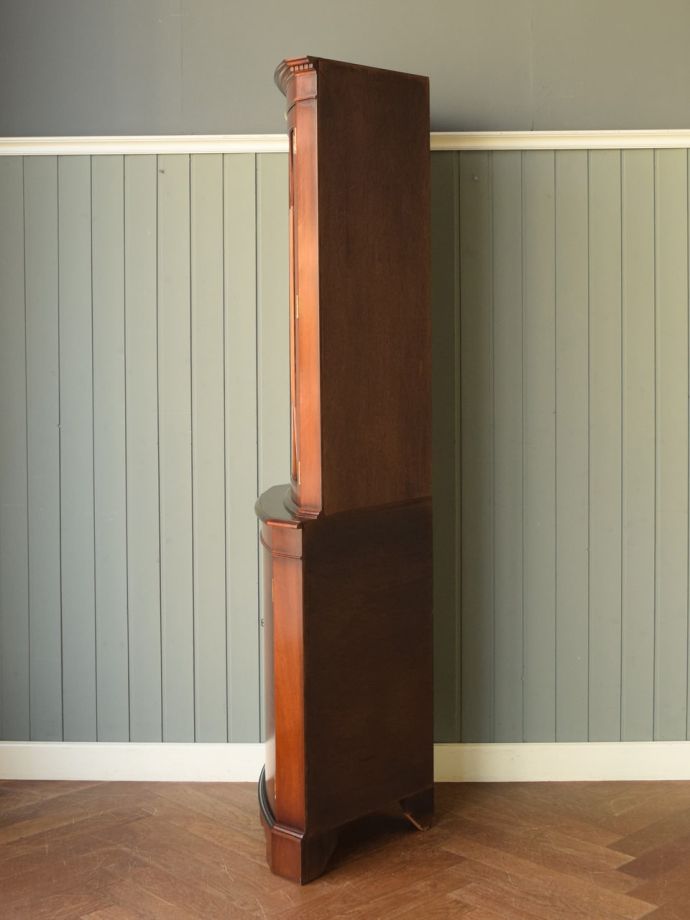 コーナーキャビネットの側面