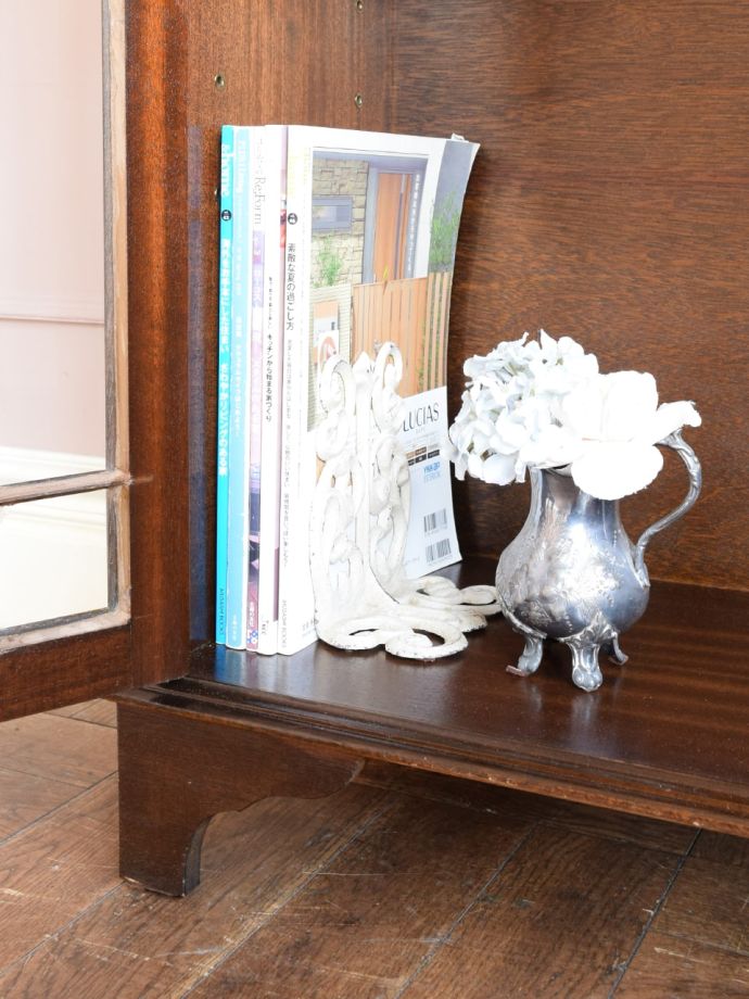 収納たっぷりのキャビネット