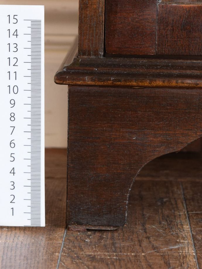 アンティーク家具の脚