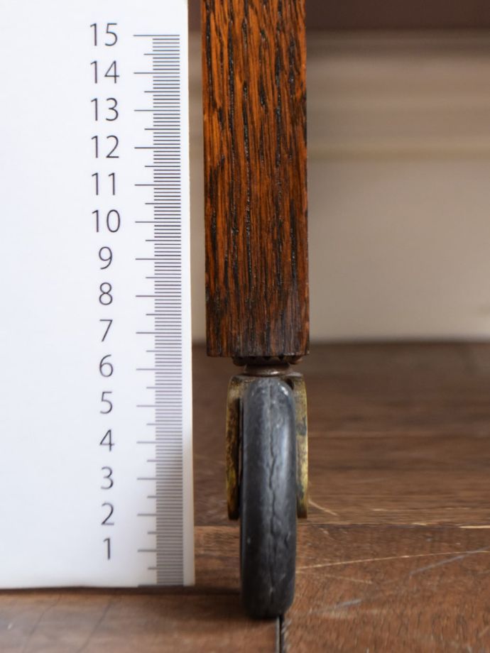 アンティーク家具の脚