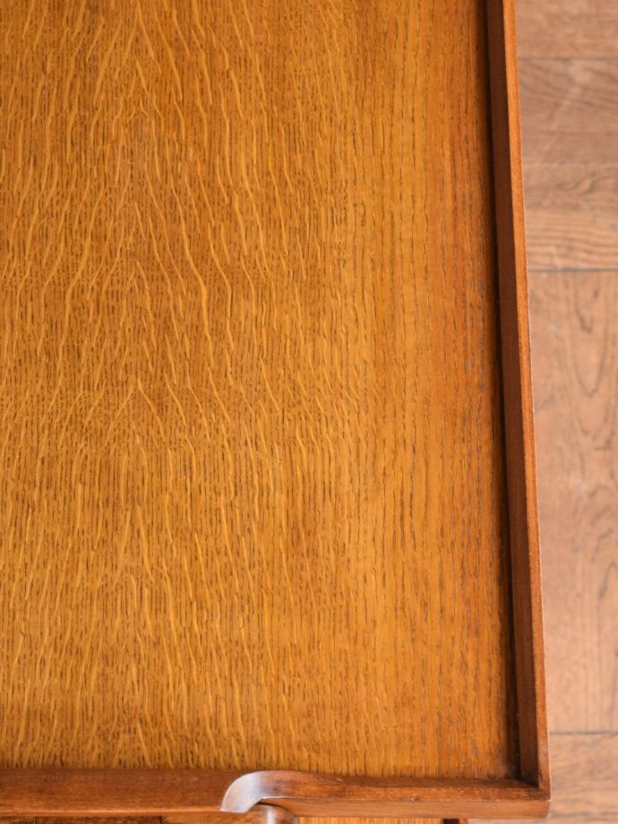 アンティークワゴンの木目