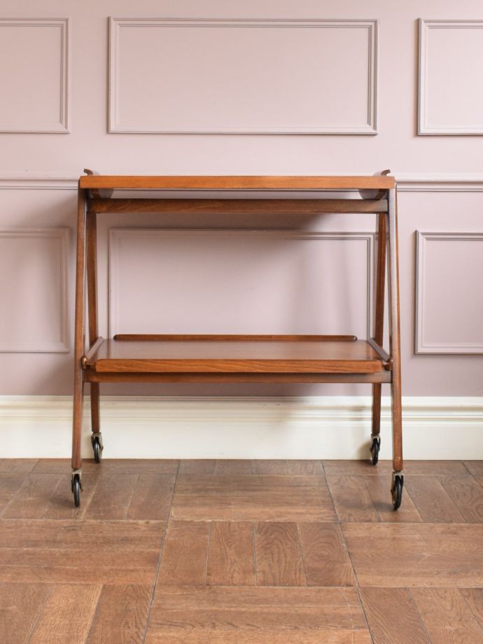 アンティークワゴンの後ろ姿