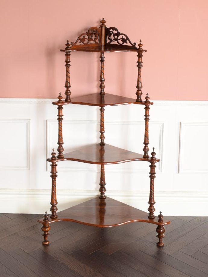 オープンシェルフの棚