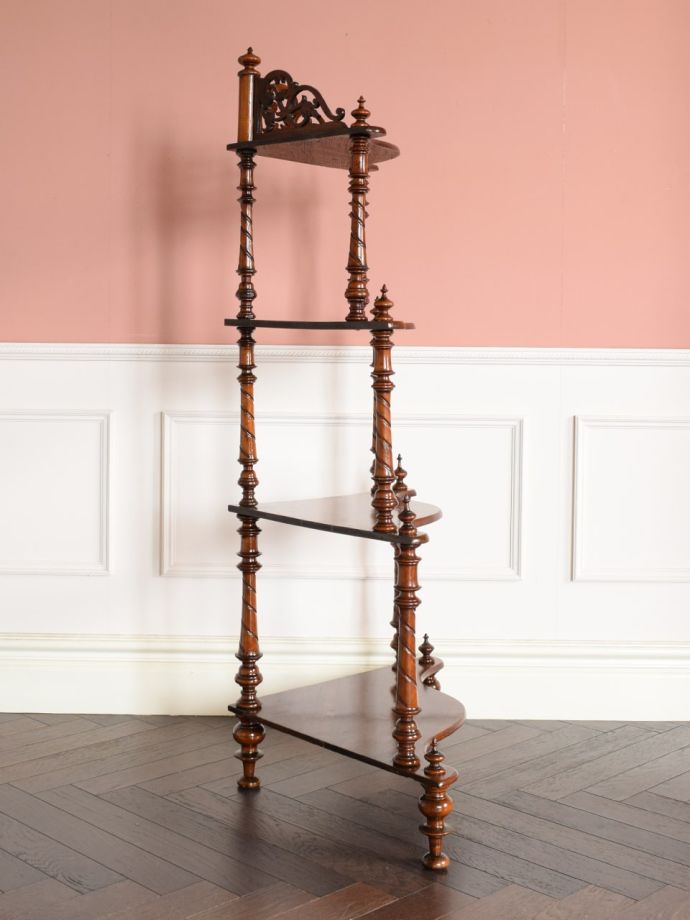 キャビネットの側面