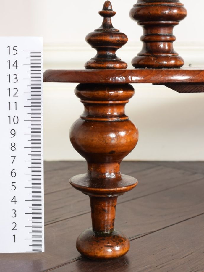 アンティーク家具の脚