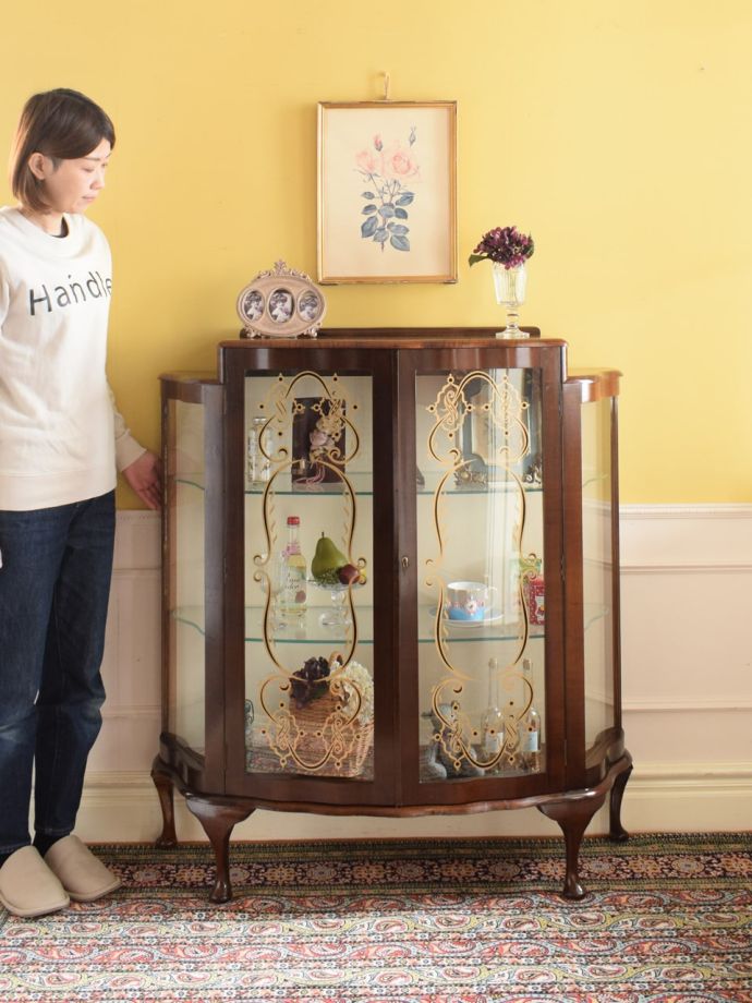 英国アンティークのガラスキャビネット