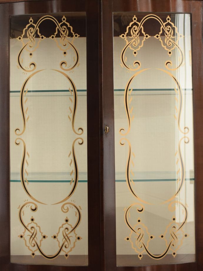 ガラス扉にある装飾