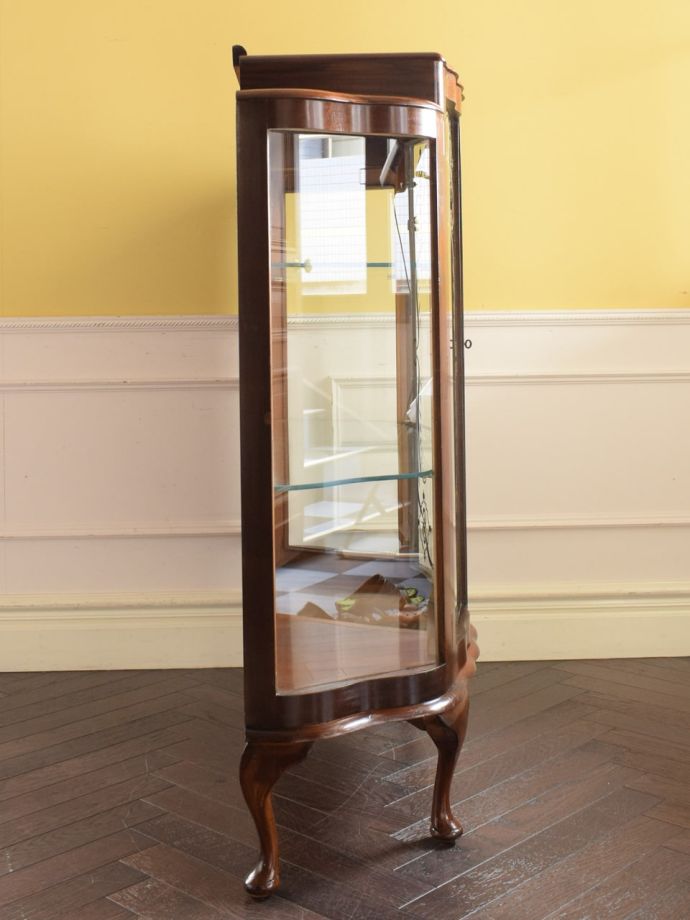 キャビネットの側面