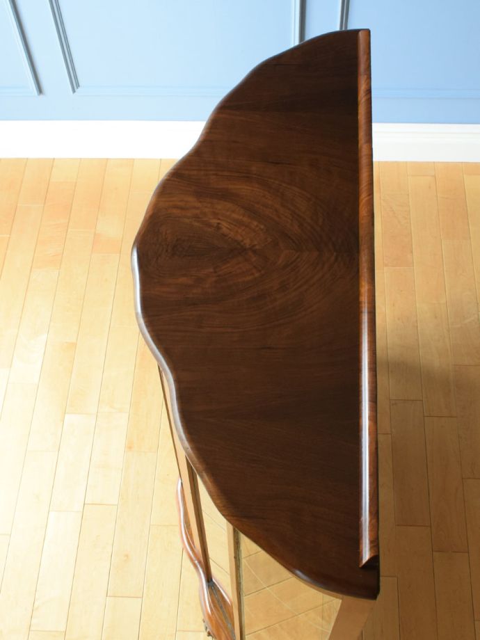 アンティークキャビネットの天板