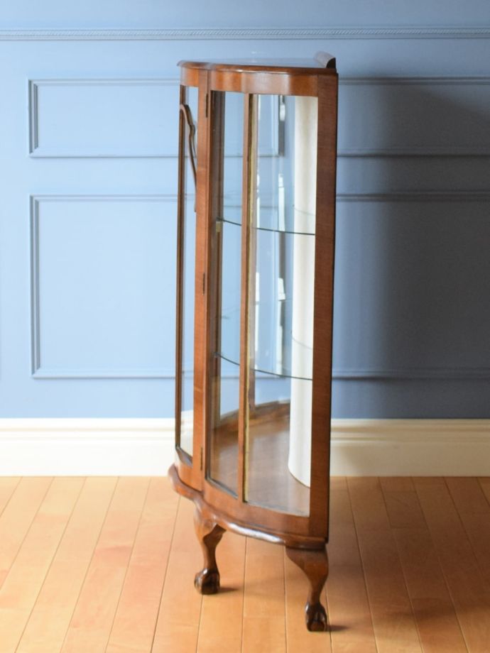 キャビネットの側面