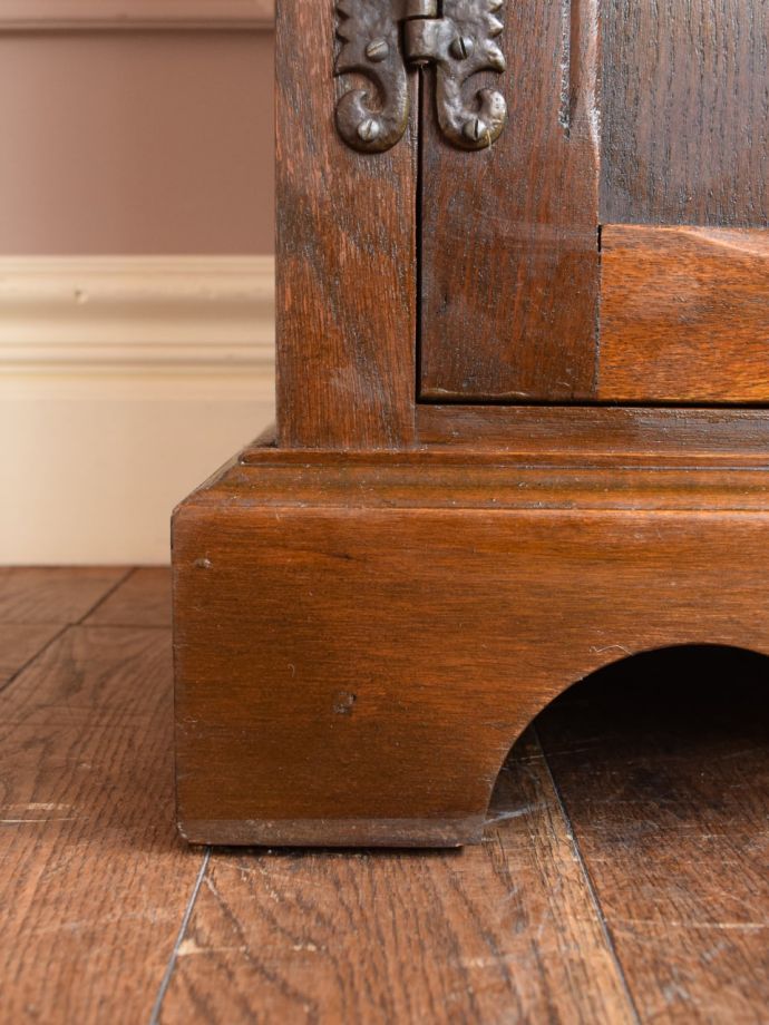 アンティーク家具の脚