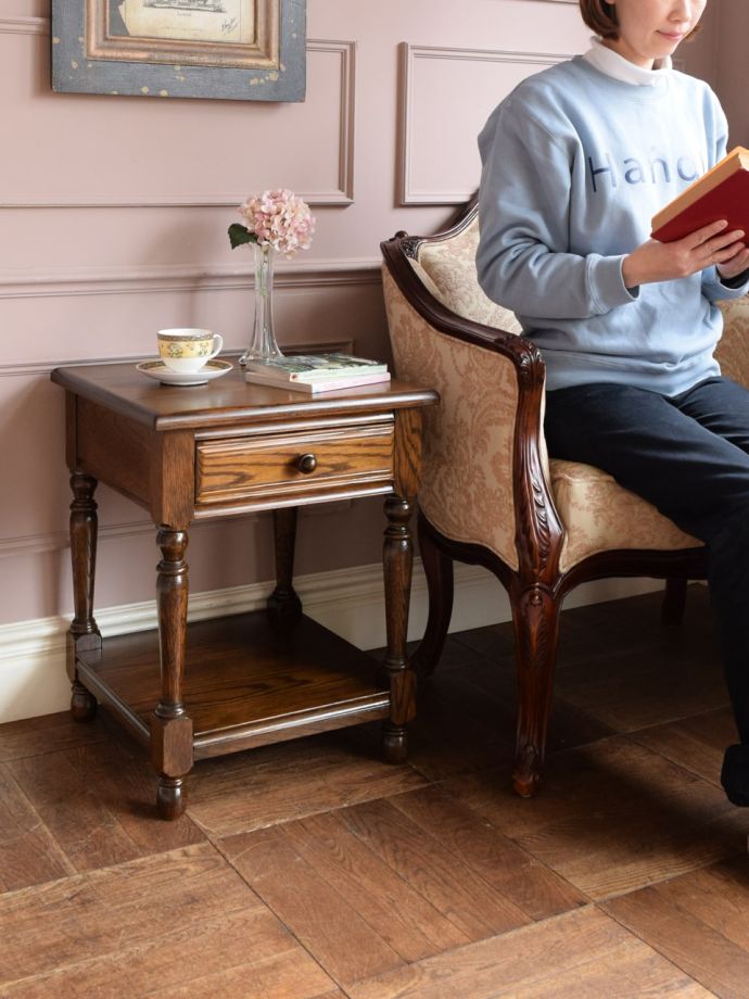 アンティークのコーヒーテーブル