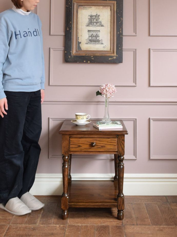 英国のサイドテーブル