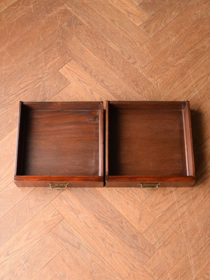 アンティークデスクの引き出し