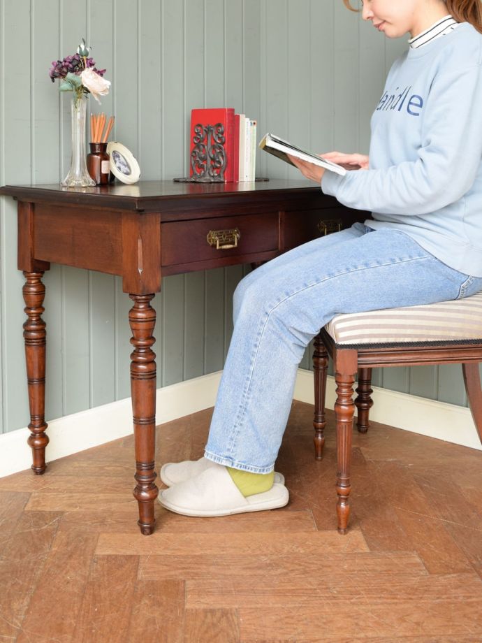 書斎机で楽しむ贅沢な時間