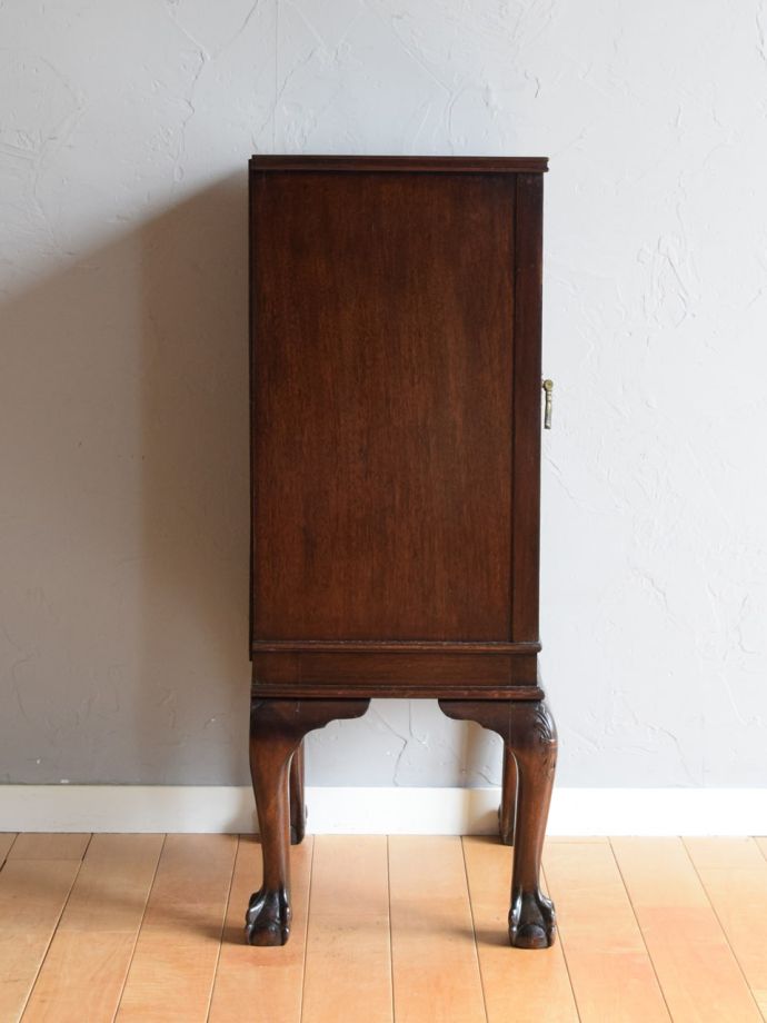 サイドキャビネットの側面