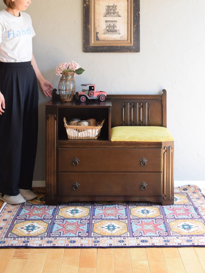 英国アンティークのテレフォンベンチ