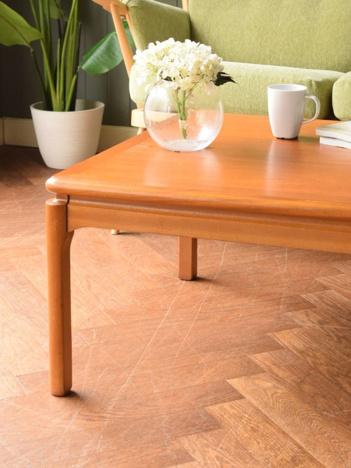 ビンテージテーブルのデザイン