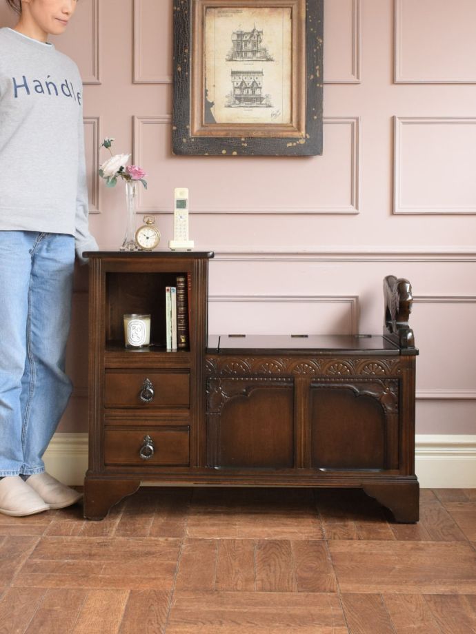 英国アンティークのテレフォンベンチ