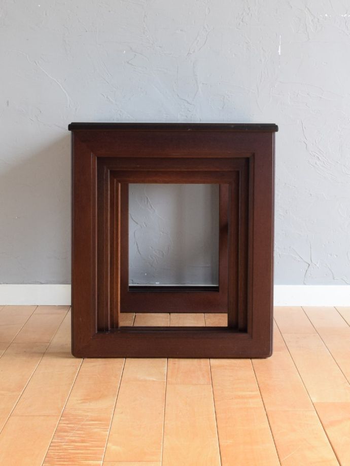 ビンテージコーヒーテーブルの側面