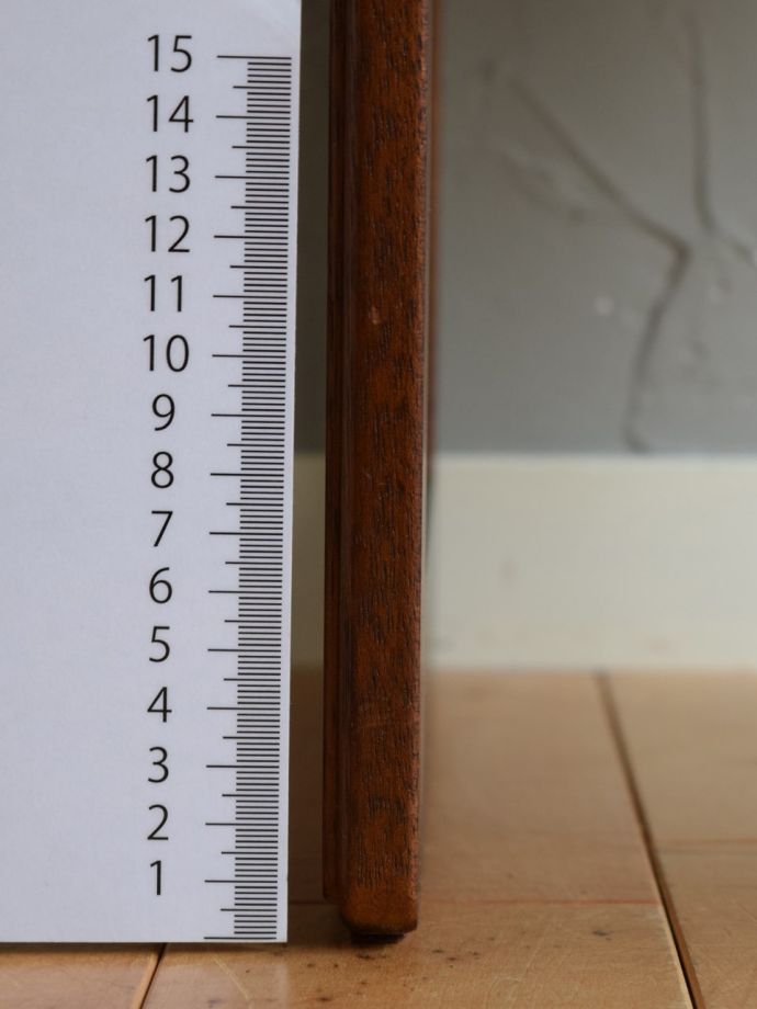 ビンテージテーブルの脚