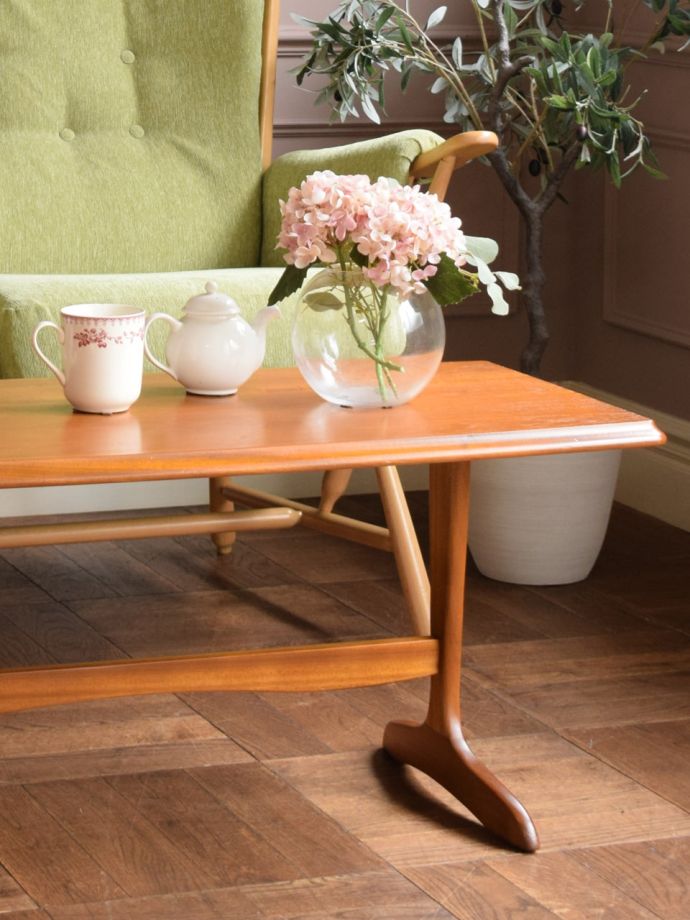 ビンテージテーブルのデザイン
